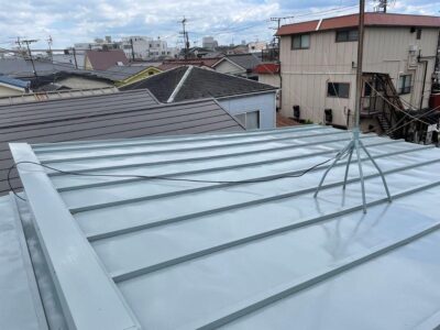 【足立区　屋根塗装・笠木板金設置】遮熱塗装で屋根温度を下げましょう！