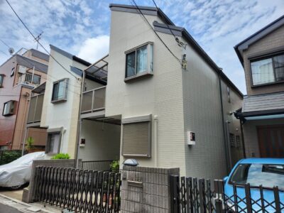 【足立区　外壁塗装・屋根カバー工法】お隣様と同時に工事するとお得になります！