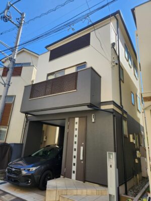 【朝霞市　屋根カバー工法・外壁塗装】2トーンカラーのおしゃれなお住まいに！デザインもご相談ください！